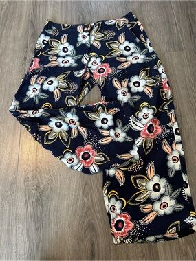 LOFT Navy Floral Cropped Pants